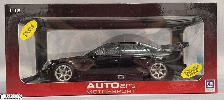 AutoArt Motorsport Cadillac CTS-V Plain Body Version 1:18 Scale image
