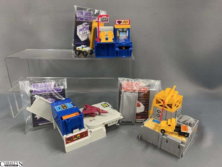 Vintage Micromaster Decepticons and Autobot Bases complete with Bots Transformers G1 image