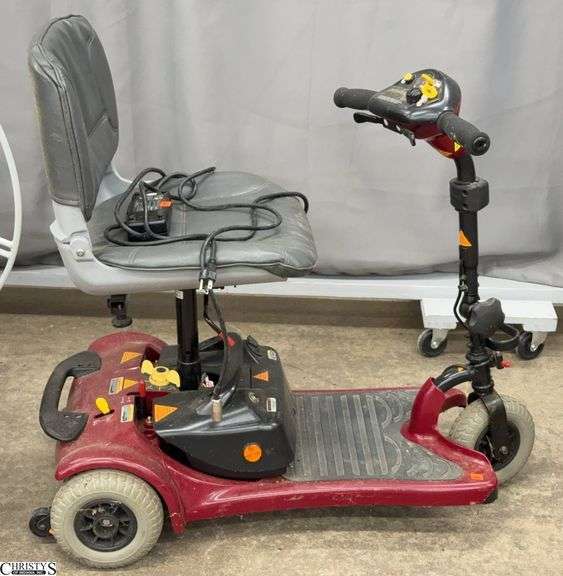 Shoprider Mobility Scooter w/ battery, charger, and key - 36" x 34" x 21" image