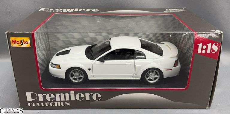 Maisto Premiere 35th Anniversary 1999 Ford Mustang GT 1:18 Scale image