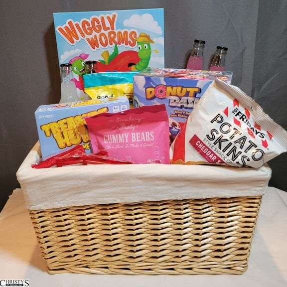 Game Basket: Wiggly Worms, Treasure Hunt, Donut Dash, Potato Skins, Gummy Bears, Veggie Chips, 4 Popcorns, 4 Drinks image