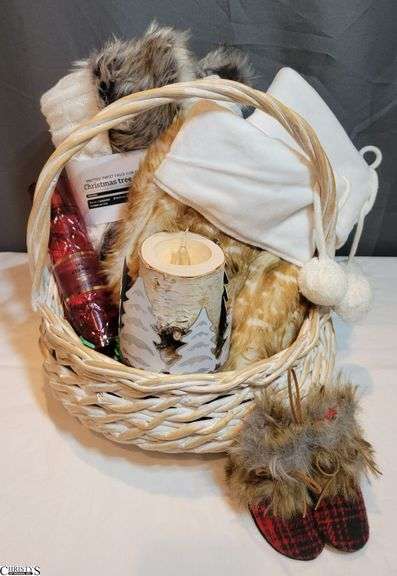 Woodland Basket: Faux Fur Christmas Tree Skirt & 2 Stockings, Fragrance Mist, Candle/Stand, Booties image