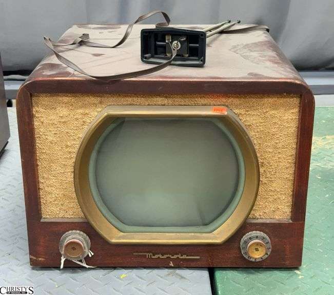 Vintage Motorola Television Model 10T2, Some Wear to Case Measures 18x19x13" image
