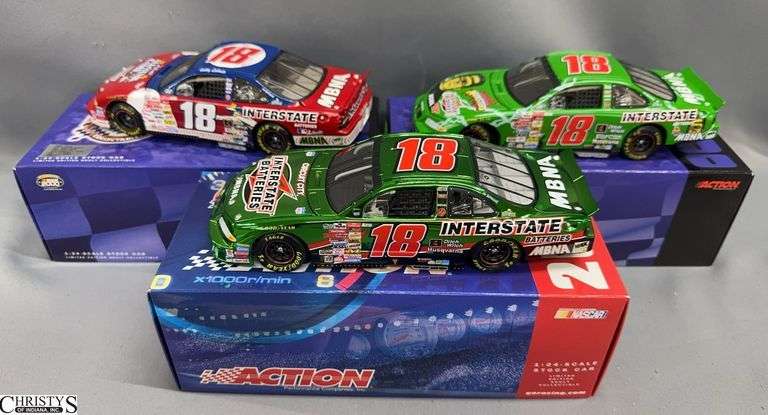 Bobby Labonte #18 Interstate Batteries Action 1:24 Scale Diecast Car Collection image