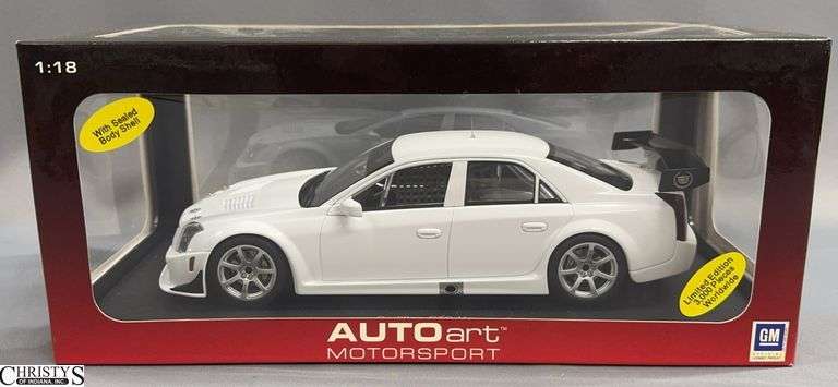 Autoart Cadillac CTS-V Plain Body Version 1:18 Scale image