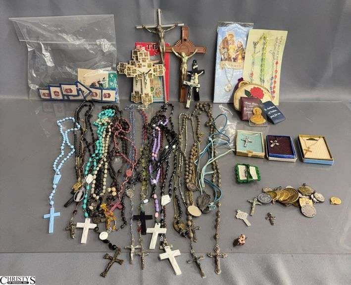 Assorted Rosaries, Rosary Pendants, Relics, Misc - Some broken rosaries, wear from use