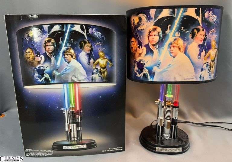 Star Wars Lightsaber Table Lamp - Bradford Exchange image