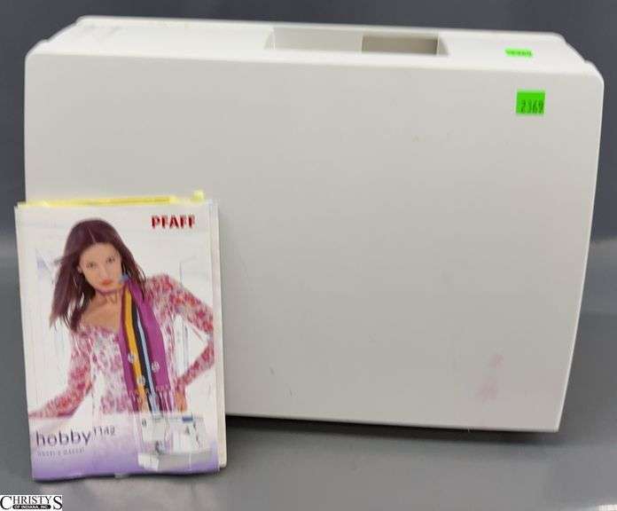 Pfaff Hobby 1142 Sewing Machine in Case image