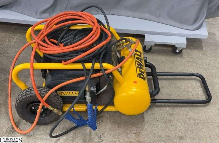 DeWalt 1.8 HP D55146 Air Compressor image
