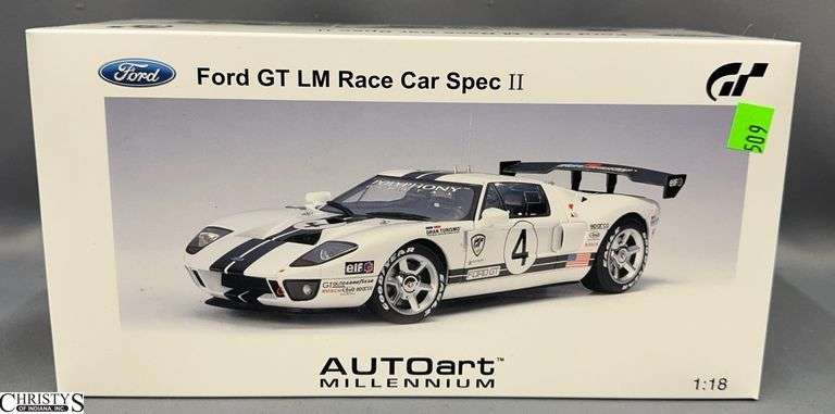 Autoart Millennium 1:18 Ford GT LM Race Car Spec II image