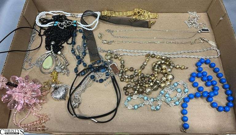 Approx. 20 Necklaces