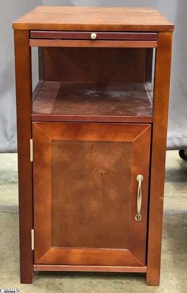 Pressboard End Table 14x20x26