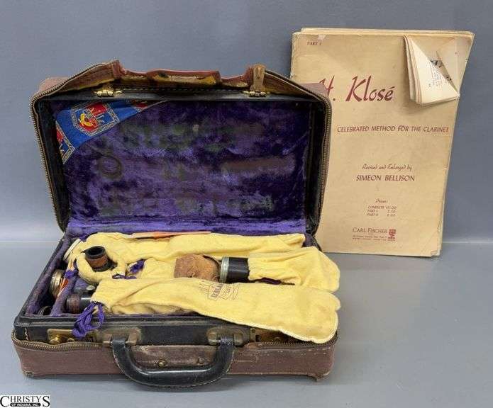 Leblanc Clarinet in Case and Method Manual - Some wear to case image