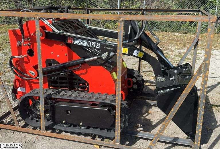 Skid steer Loder LRT23 Has Broken Throttle Arm image