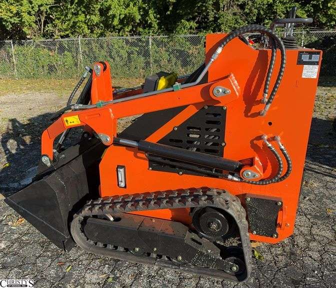 LandHero Mini Skid Steer LDH-T460 Gasoline Engine image