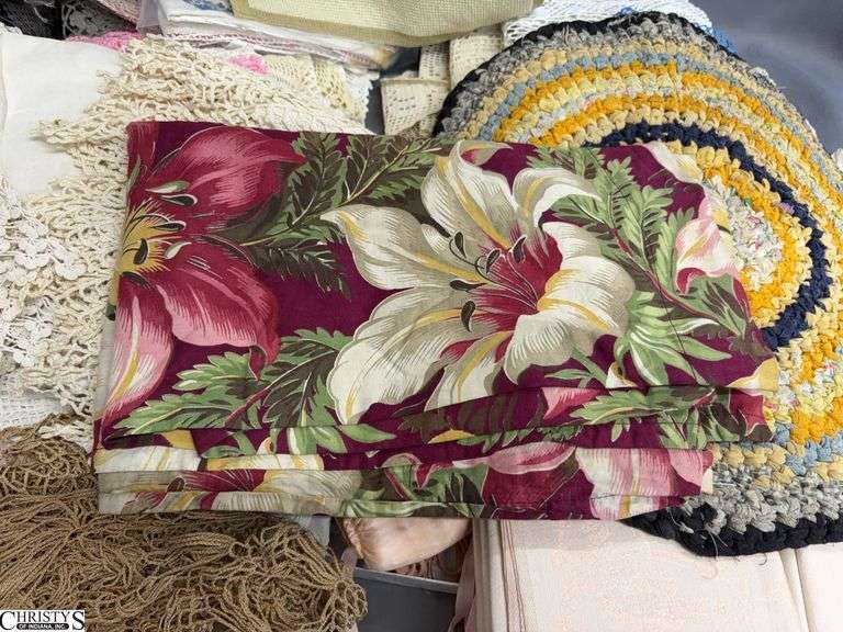 Assorted Linens, Coverlet Style Throws, Napkins, Misc image