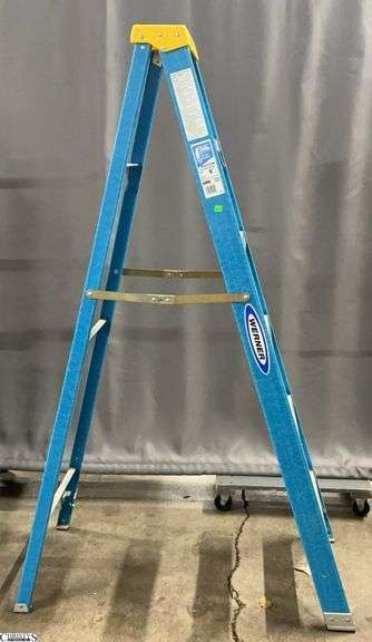 6Ft Fiberglass Ladder, 250Lb Capacity image