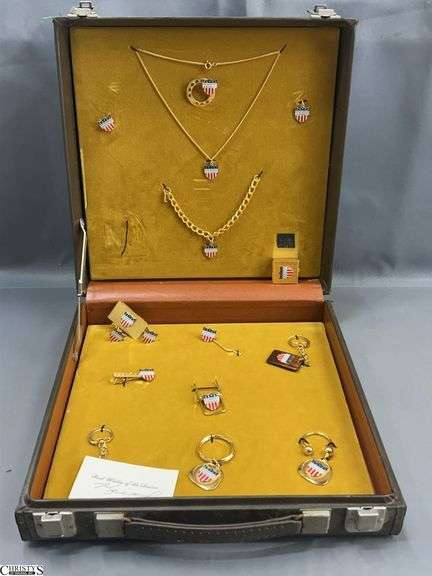 Indianapolis All American City Commemorative Gift Set in Case - Money Clip, Necklace, Bracelet, Keychains, Misc - 12" x 12" of case image