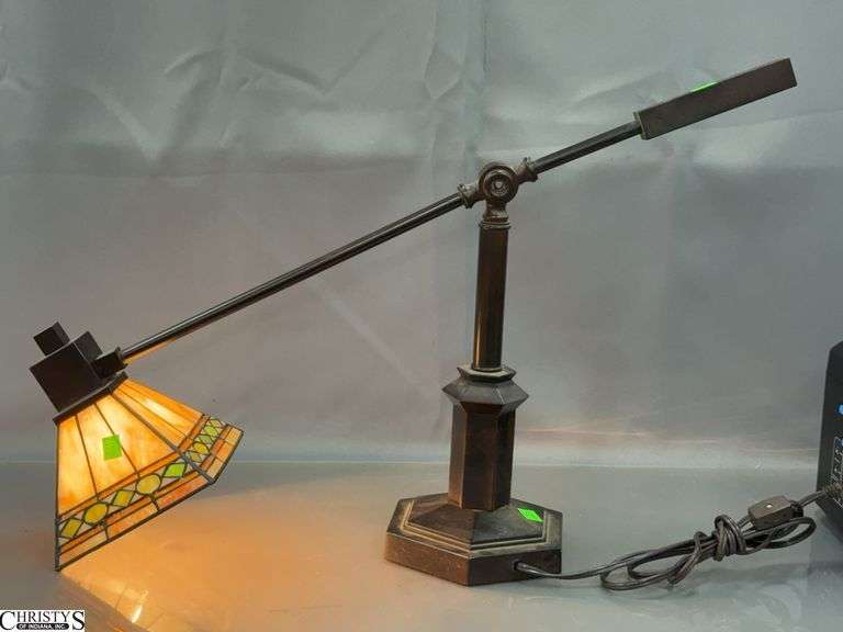 Adjustable Reading lamp with Stained Glass Shade - missing tightening screw image