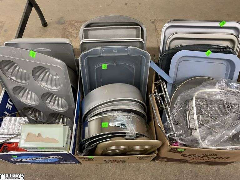 Baking, Cake Pans, Cook and Toss Aluminum image