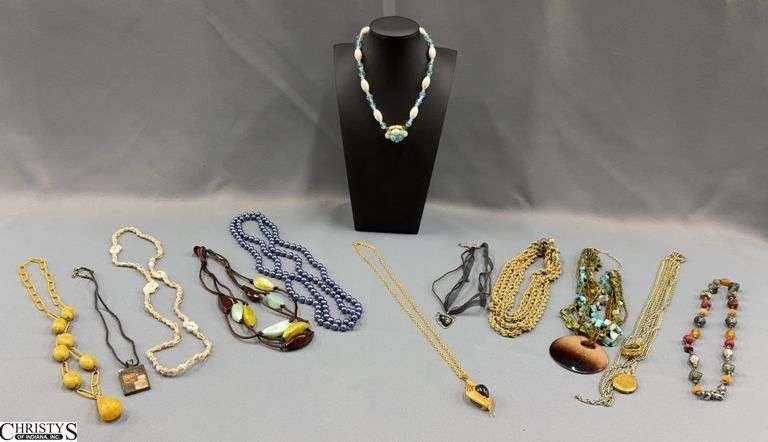 12 Fashion Necklaces or Chains image