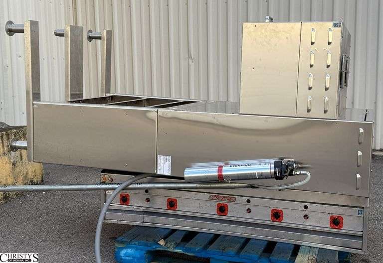 Flattop, and Coffeemaker on Skid. Fell Over During Transport AS-IS Untested image