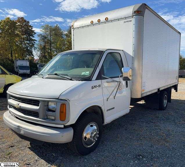 2001  CHEVROLET  Express Box Truck. Driven In image