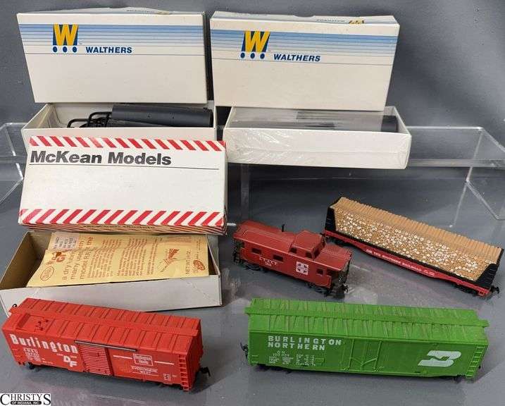 7 HO Scale Box Cars and Caboose, Some Models image