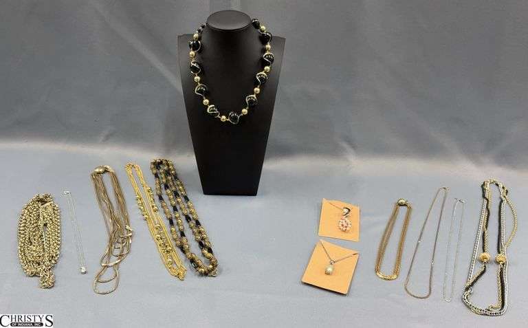 12 Fashion Necklaces or Chains image