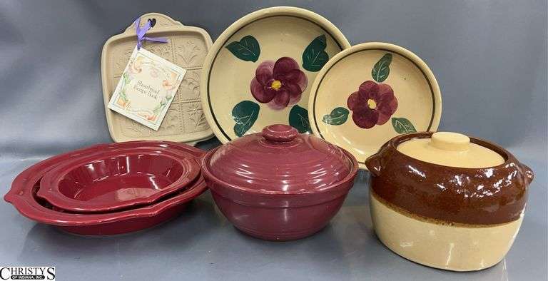 Kitchen Crockware and Bakeware - Pie plates, Cookie press, Bean Pots - 10" of largest image