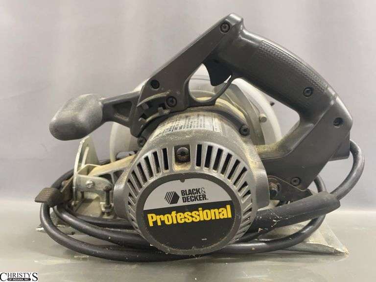 Black and Decker Professional Electric Saw 7 1/4" image