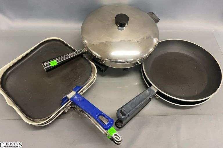 Farberware Electric Skillet With Power Cord, Non Stick and Coated Frying Pans Some Well Used image
