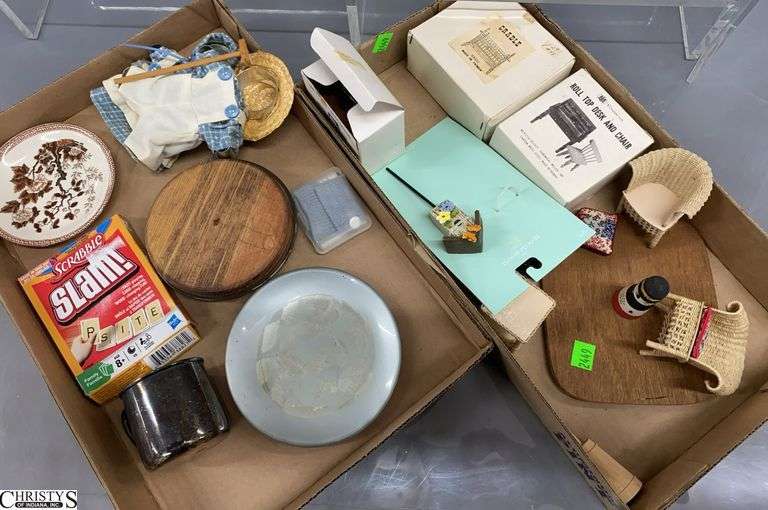 Doll House Furniture Pieces, Trinkets image