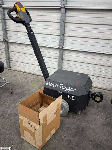 Moto-Tugger Unit and Box With Batteries image