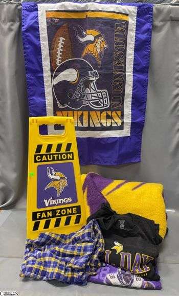 Minnesota Vikings Football - Sign, Blanket, Pajama Pants, T Shirts - Marked size XL image