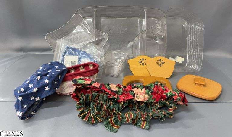 Assorted Longaberger Plastic Liners, Fabric Liners, Wooden Lid - 17" x 10" of largest liner image