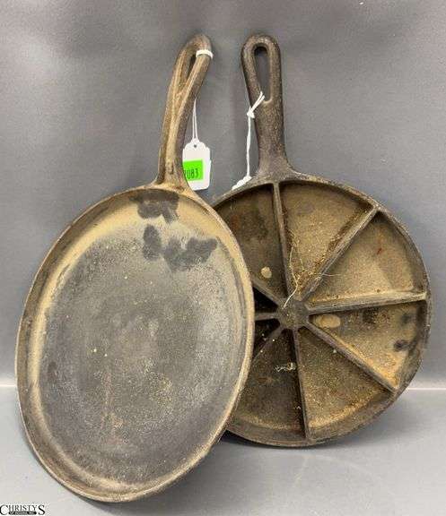 Round Cast Iron Cornbread and Griddle, Largest 10" image