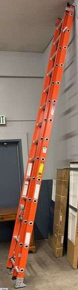 Werner Fiberglass 28' Ladder, Model D6228-2 300Lb Capacity image