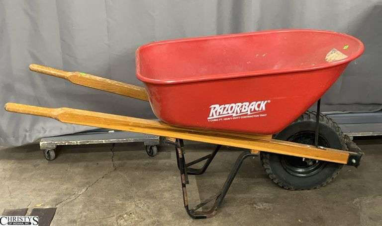 Razorback 6 Cubic Feet Wheelbarrow image