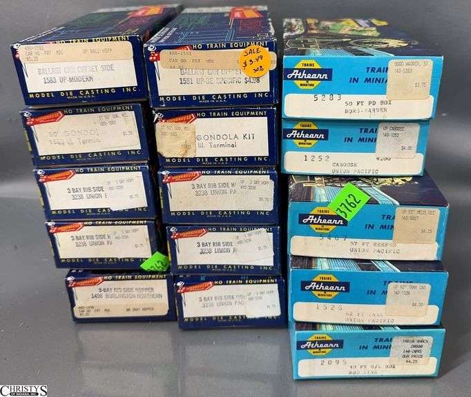 15 HO Athearn and Round House Box Car Models image
