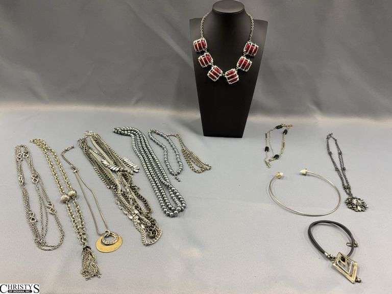 12 Fashion Necklaces or Chains image