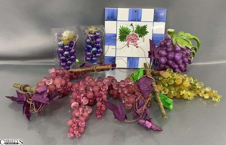 Artificial Grape Clusters and Grape Decor - 8" x 8" of tile image
