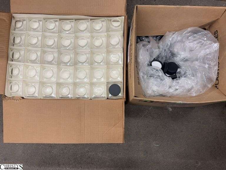 Case of Clear Glass Square Jars - 2.5" x 2.5" x 1.5" of each - approx 100, with lids image