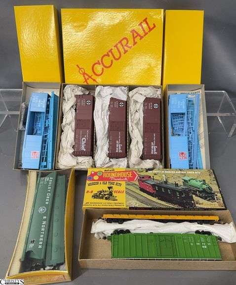 HO Accurail 3301 Santa Fe Box Cars, and Other Models image