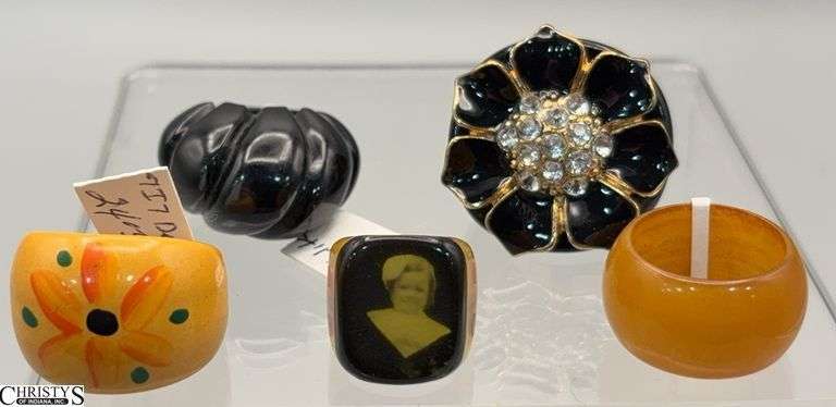 5 Bakelite Rings image