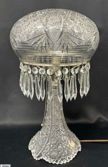 Cambridge EAPG Parlor Lamp - 10" x 18" image