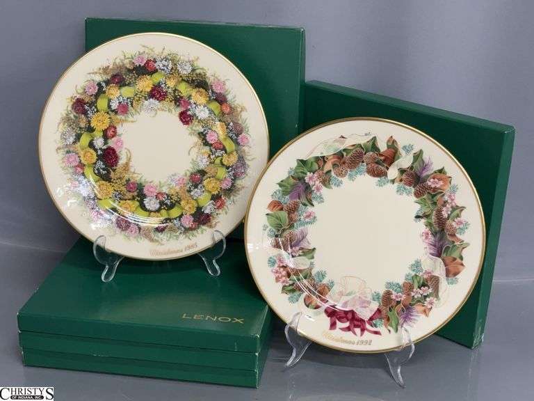 5 Lenox Christmas Colonial Wreath Year Plates - 1983, 1985, 1992, 1982, 1990  - 10.5" D of each image
