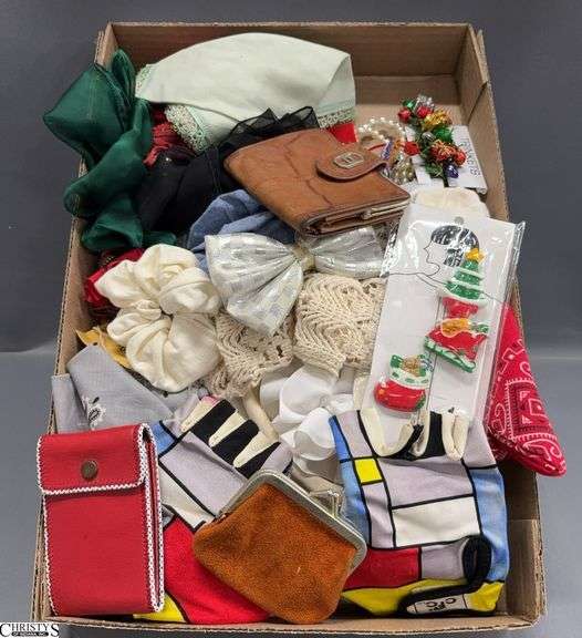 Ladies Wallets, Costume Jewelry Pieces, Misc Fashion image