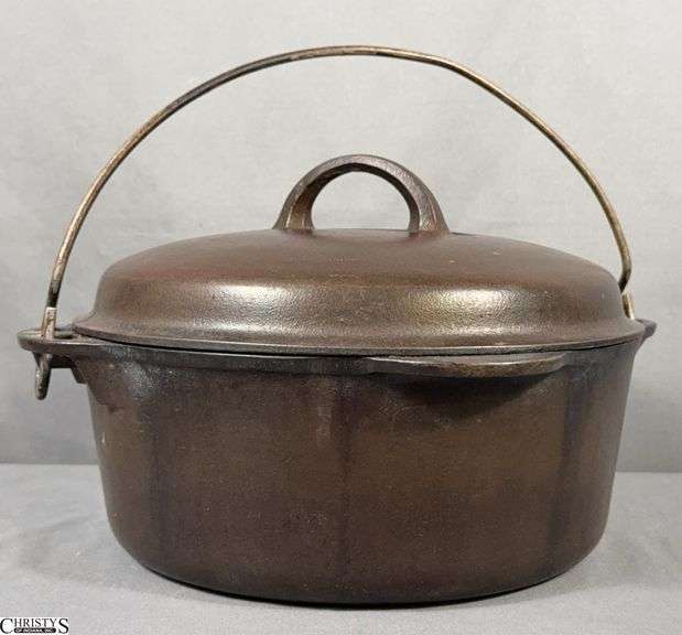 Griswold Tite Top Cast Iron Dutch Oven - 10" x 8" image