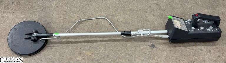 Micronta 4003 Metal Detector - 43" image